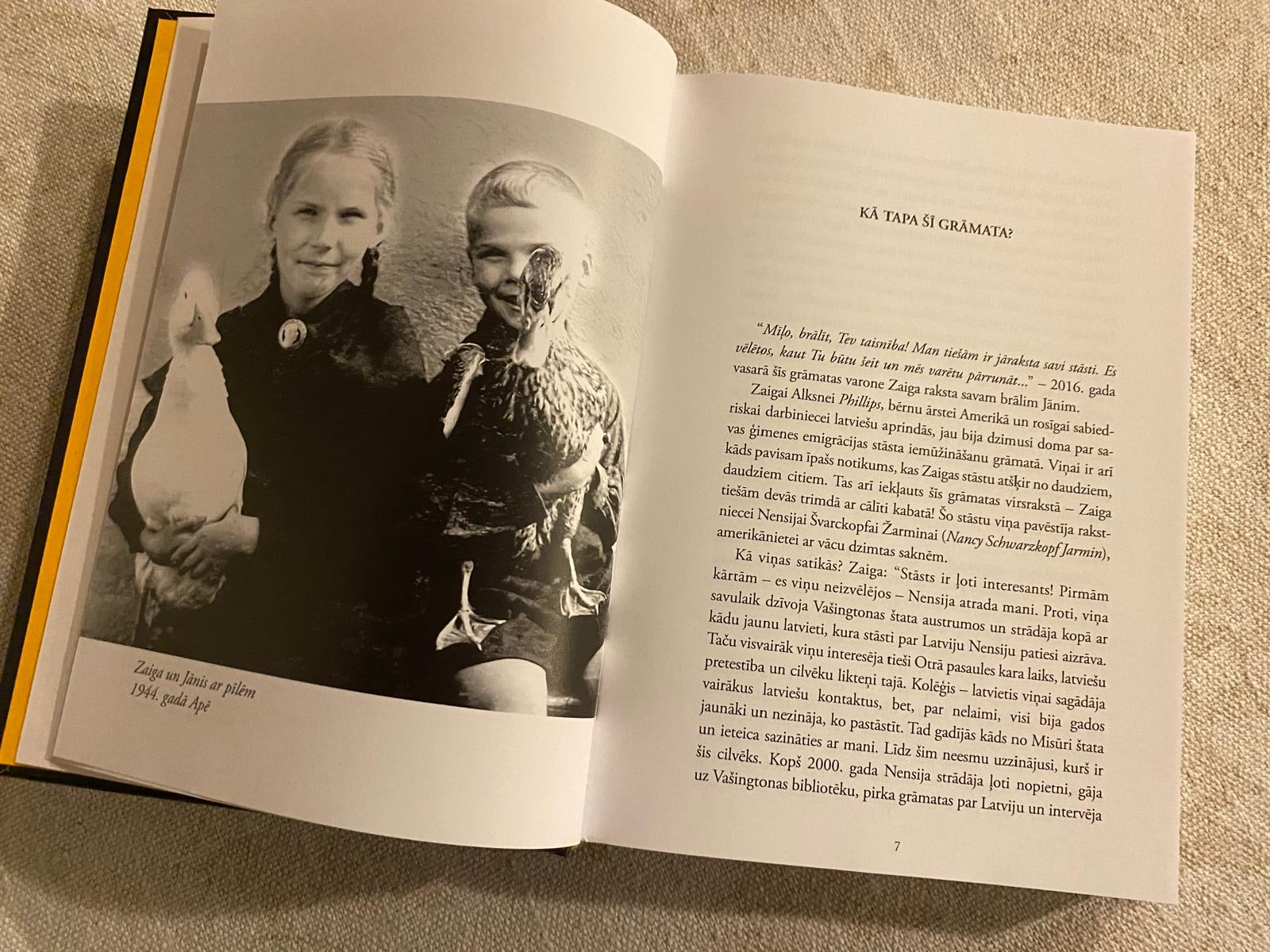 Grāmatu bagātina fotogrāfijas no Zaigas Alksnes-Phillips ģimenes arhīva Grāmatu bagātina fotogrāfijas no Zaigas Alksnes-Phillips ģimenes arhīva